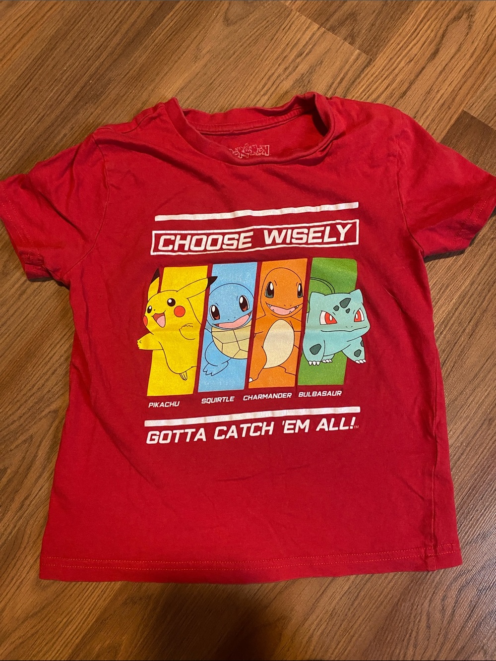 ✨8/$10. Pokémon t shirt. Size Small